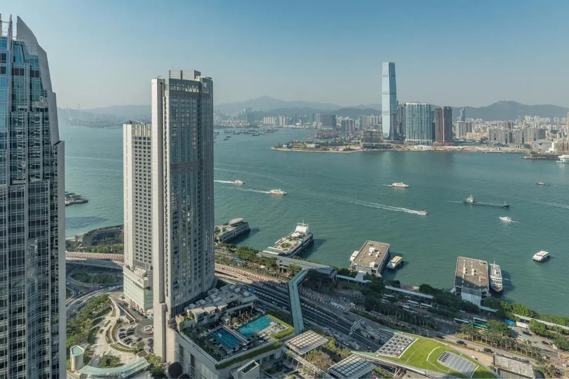 Four Seasons Hotel Hong Kong